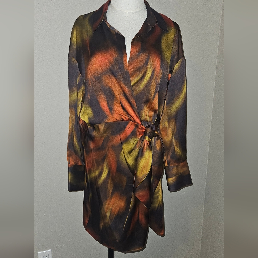 NWT Gianni Bini Avery Long Sleeve Satin Wrap Dress:Border Blur Print:Sizes-10&14 - Picture 2 of 12